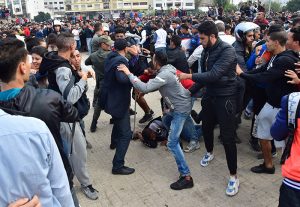 فوضى-بيع-التداكر-بملعب-محمد-الخامس-10