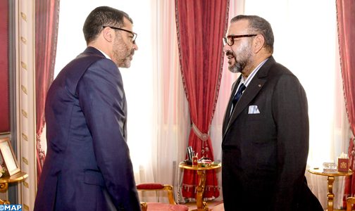 SM-le-Roi-reçoit-M.-Obaid-Amrane_M-504x300 (1)