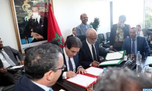 Signature-de-convention-pour-laccompagnement-des-ouvriers-saisonniers-marocains-en-Espagne-M-504x300