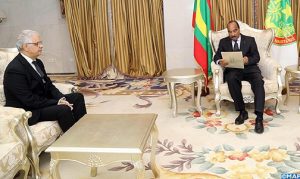 Nouakchott-M.-Nizar-Baraka-remet-une-lettre-Royale-au-president-mauritanien-M-504x300