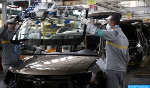 Moulay Hafid Elalamy effectue une visite à l'usine de la Société marocaine de construction automobile_HH