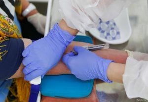 2020-05-15T114915Z_382469766_RC2ZOG9C1E9O_RTRMADP_3_HEALTH-CORONAVIRUS-MOSCOW-TESTING-scaled-1
