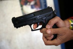 police-arme