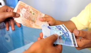 الإجراء-يتيح-للمضاربين-مجالا-أوسع-لبناء-مراكز-ضد-الدرهم