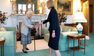 2022-09-06T121900Z_1587073504_RC2OBW92QEBA_RTRMADP_3_BRITAIN-POLITICS-LEADERSHIP-QUEEN