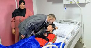 Seisme-au-Maroc-le-Roi-Mohammed-VI-se-rend-au-chevet-des-victimes