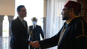 El presidente del Gobierno, Pedro Sánchez, durante su reunión con el Rey Mohamed VI en Rabat
