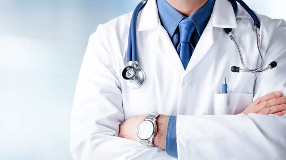 medecin_bras_croisesfafe74b8-cd33-4a20-95ba-45cc82126b68_ORIGINAL