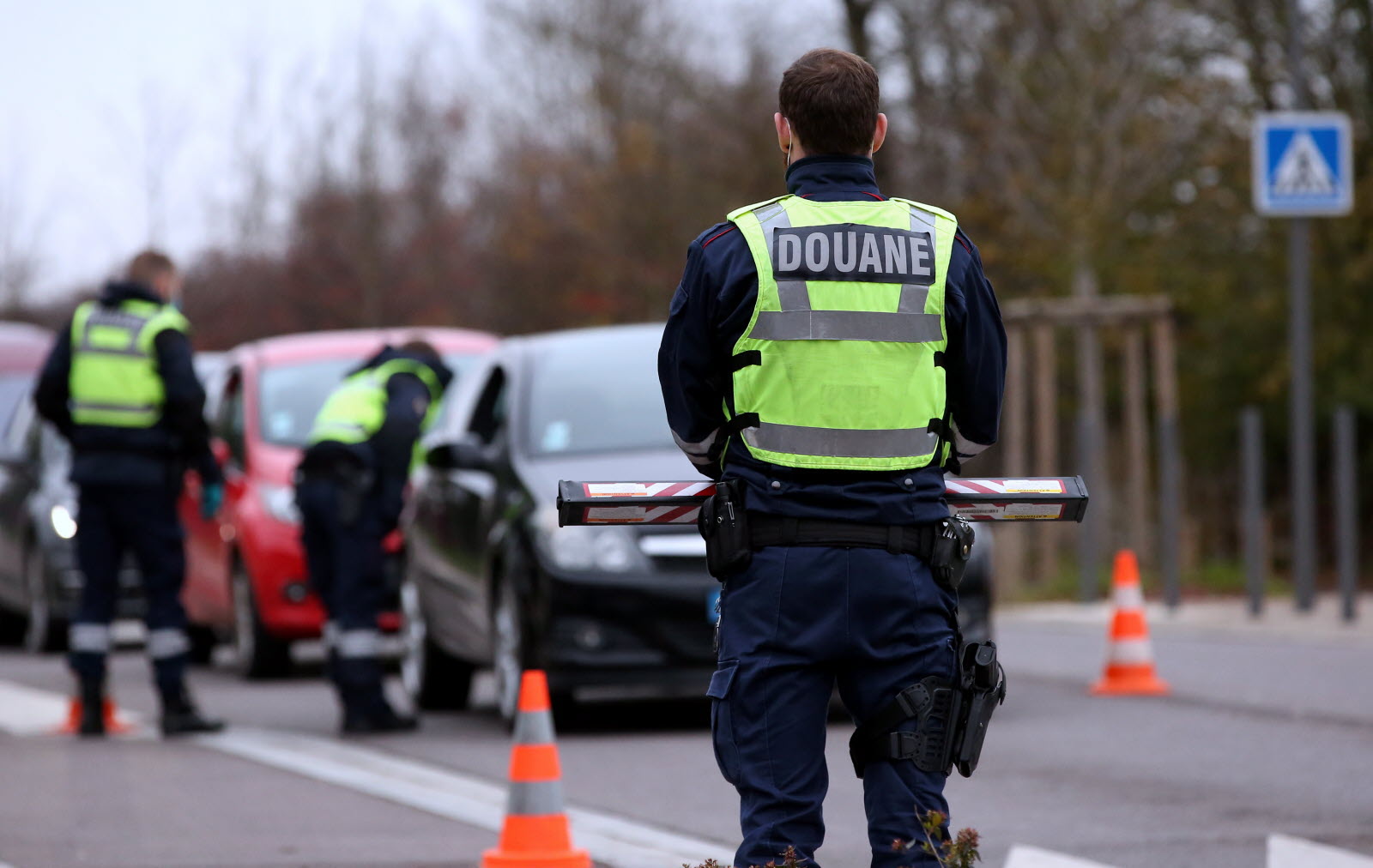 les-douaniers-etaient-postes-sur-l-un-des-axes-principaux-de-la-commune-photo-rl-philippe-neu-1634210788 (1)