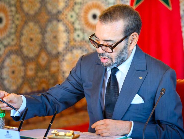 photos-roi-mohammed-vi-victime-chute-operation-epaule-fracture-740x560